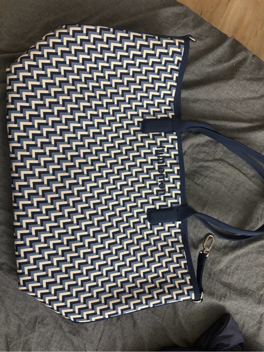 Classic Knit Tote Bag 18L
Club Blue/Washed Denim/Light
Ivory